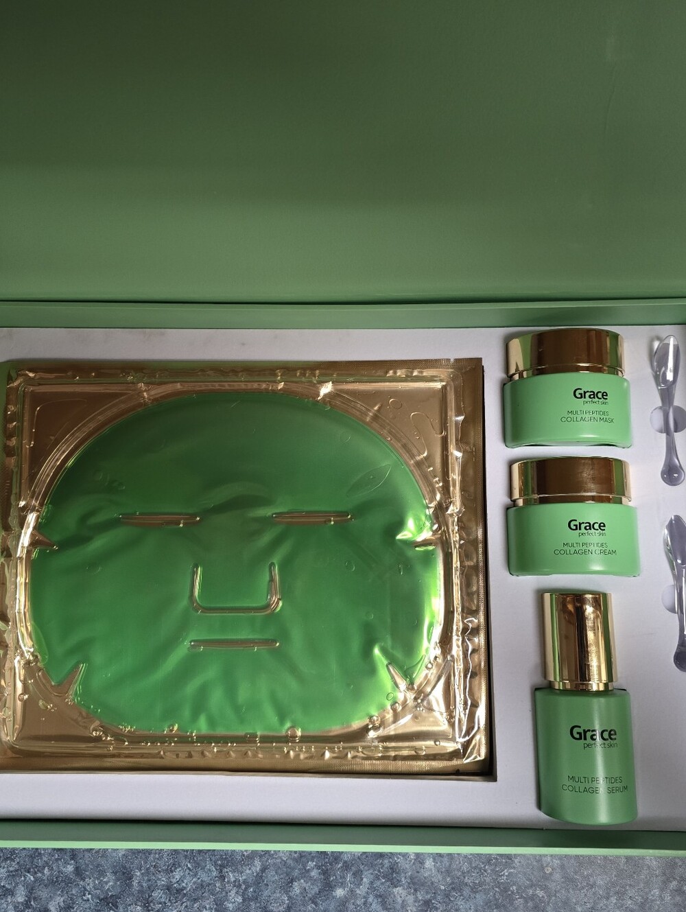 LIQUIDATION: GRACE PERFECT SKIN Multi-Peptide Collagen 4-Pieces + 10 Skin Masks